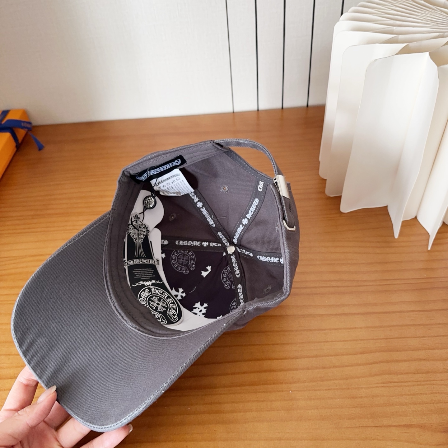 Chrome Hearts 克罗心💓早春韩版时尚复古做旧破洞帽子磨损设计百搭棒球帽鸭舌帽