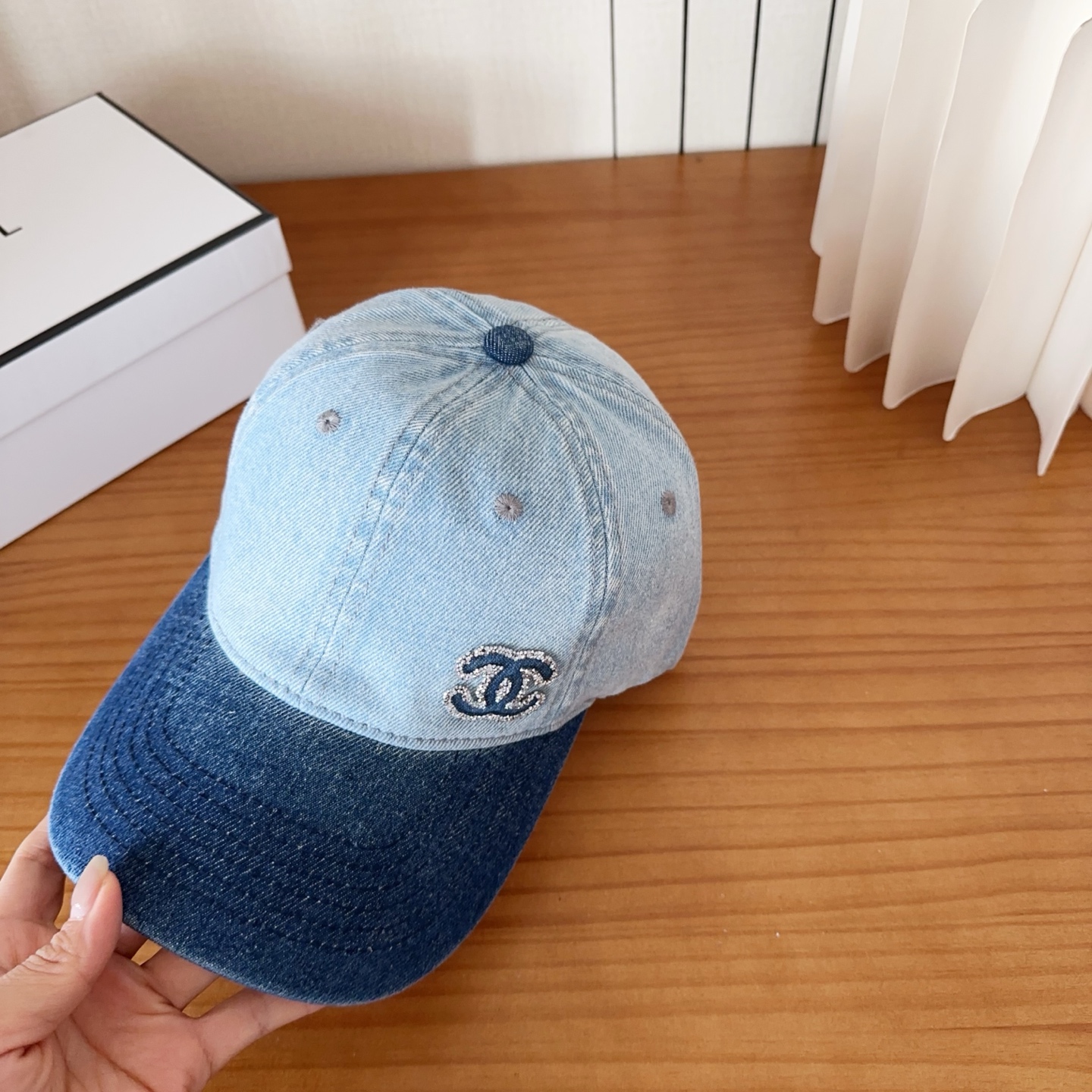 香奈儿新款经典休闲潮流款 上架简约棒球帽🧢日韩风格，随便搭配都超好看！出门旅游，绝对要入手的一款