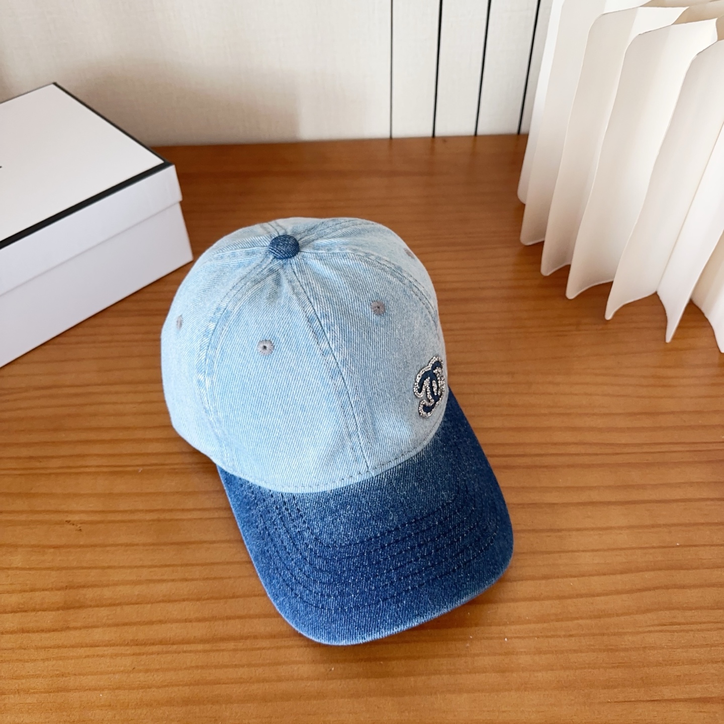 香奈儿新款经典休闲潮流款 上架简约棒球帽🧢日韩风格，随便搭配都超好看！出门旅游，绝对要入手的一款