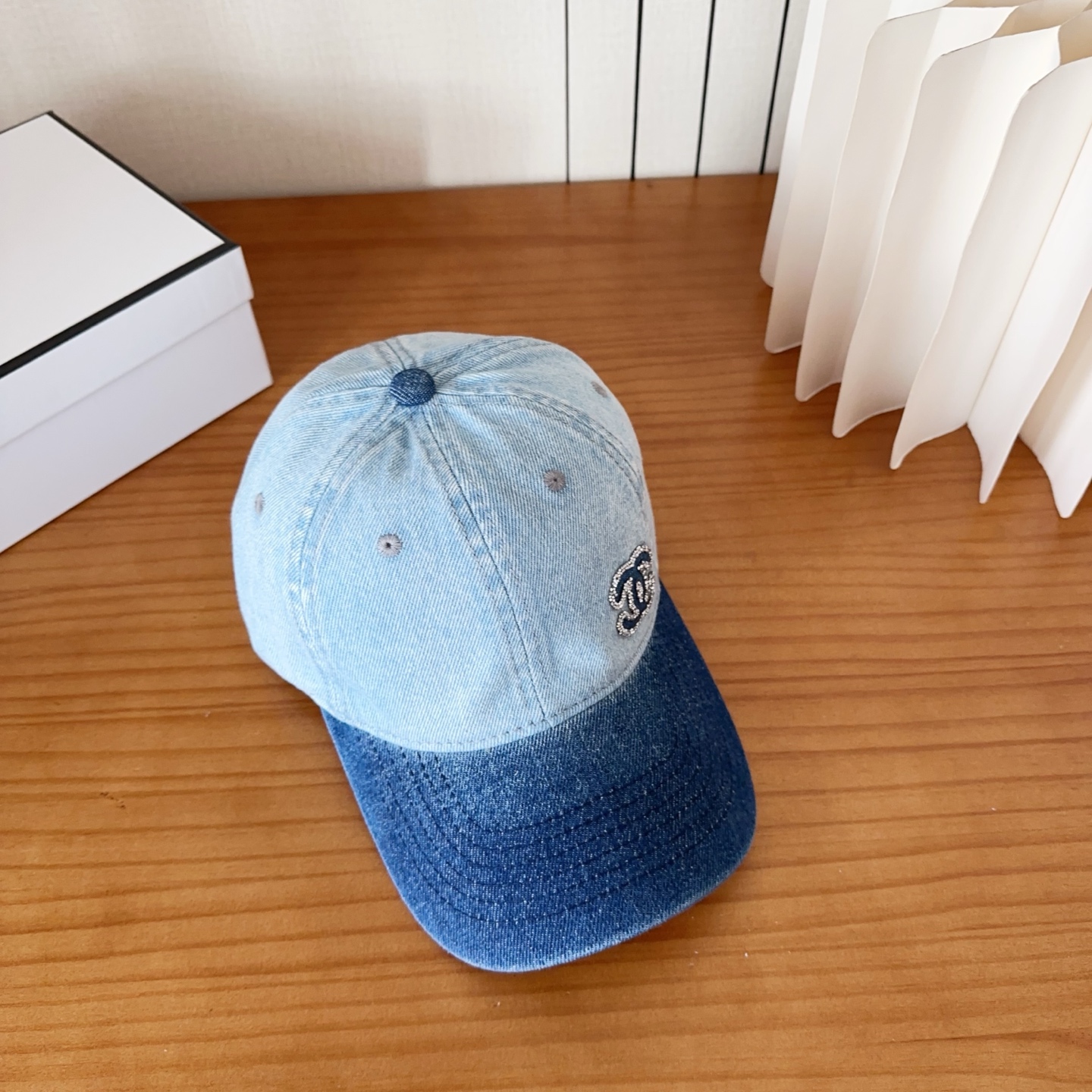 香奈儿新款经典休闲潮流款 上架简约棒球帽🧢日韩风格，随便搭配都超好看！出门旅游，绝对要入手的一款