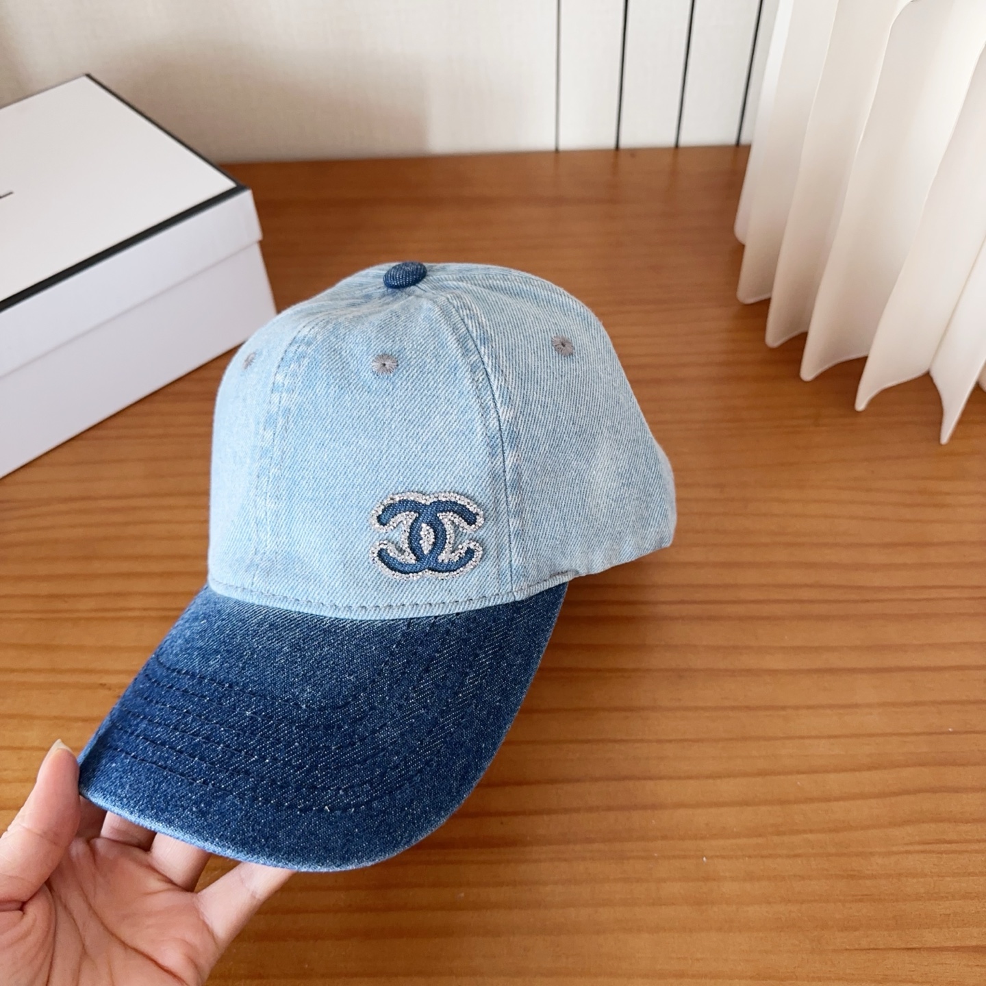 香奈儿新款经典休闲潮流款 上架简约棒球帽🧢日韩风格，随便搭配都超好看！出门旅游，绝对要入手的一款