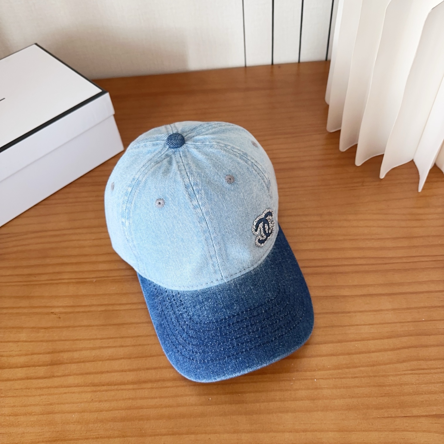 香奈儿新款经典休闲潮流款 上架简约棒球帽🧢日韩风格，随便搭配都超好看！出门旅游，绝对要入手的一款