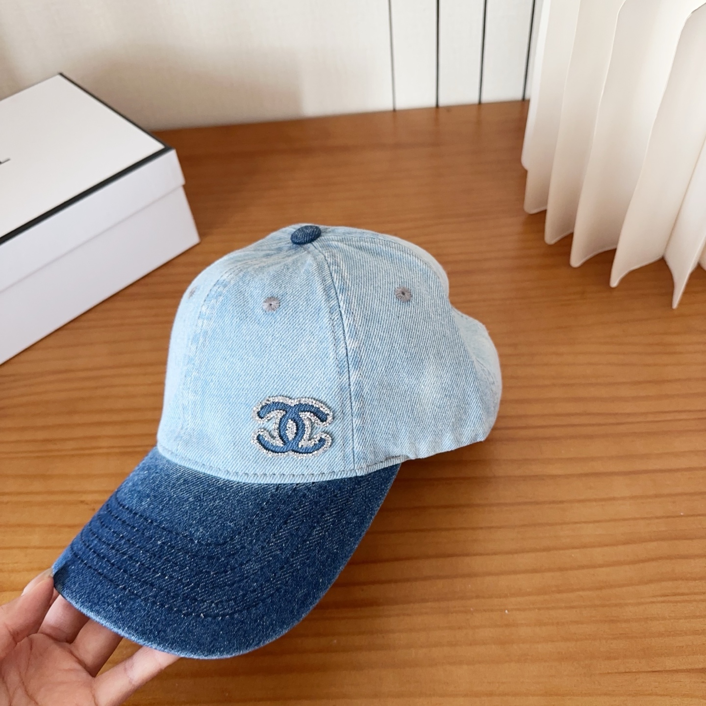 香奈儿新款经典休闲潮流款 上架简约棒球帽🧢日韩风格，随便搭配都超好看！出门旅游，绝对要入手的一款
