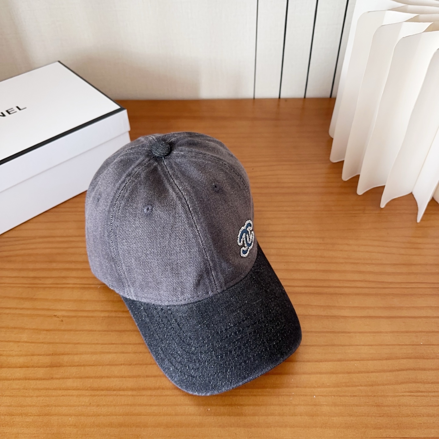 香奈儿新款经典休闲潮流款 上架简约棒球帽🧢日韩风格，随便搭配都超好看！出门旅游，绝对要入手的一款
