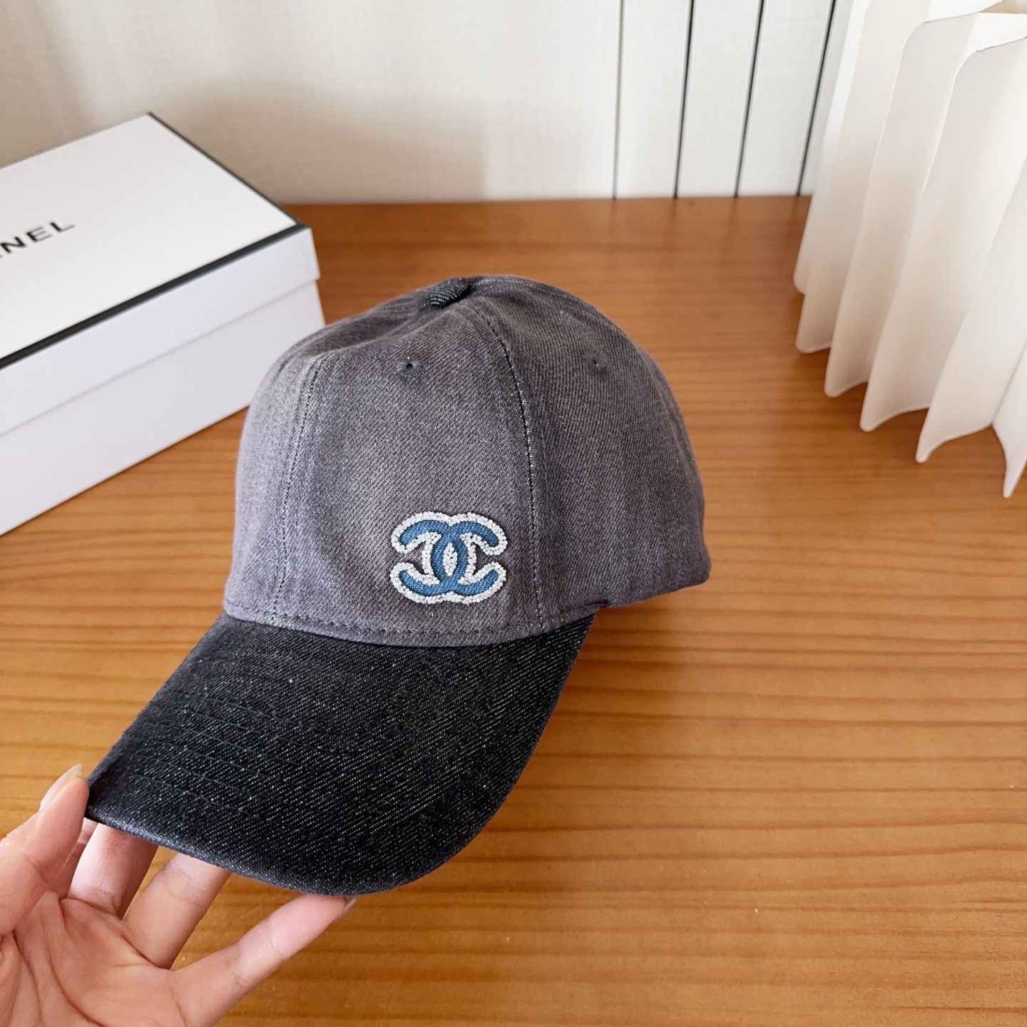 香奈儿新款经典休闲潮流款 上架简约棒球帽🧢日韩风格，随便搭配都超好看！出门旅游，绝对要入手的一款