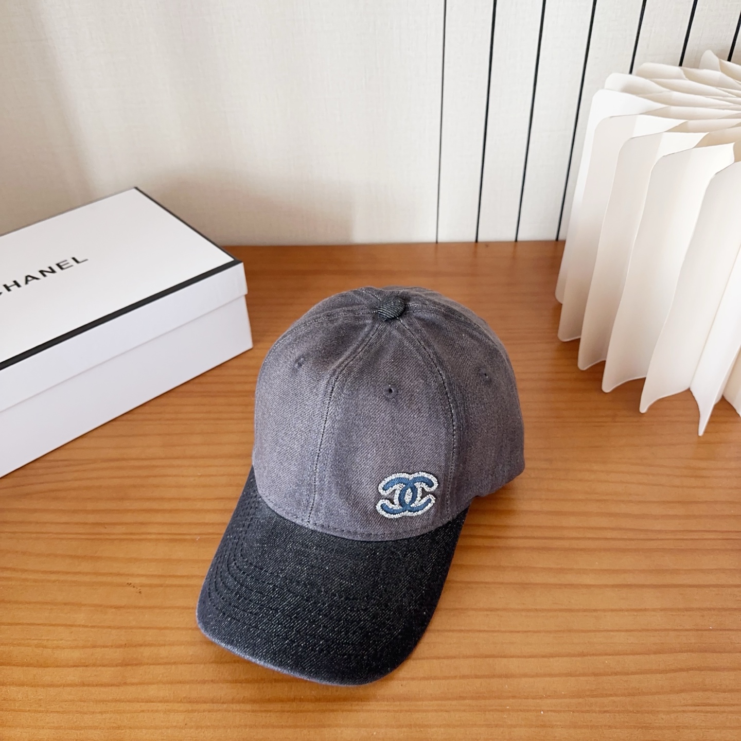 香奈儿新款经典休闲潮流款 上架简约棒球帽🧢日韩风格，随便搭配都超好看！出门旅游，绝对要入手的一款