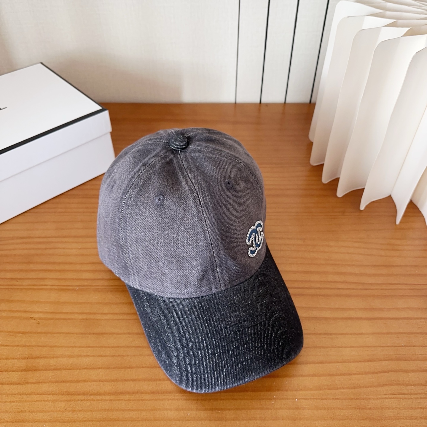 香奈儿新款经典休闲潮流款 上架简约棒球帽🧢日韩风格，随便搭配都超好看！出门旅游，绝对要入手的一款