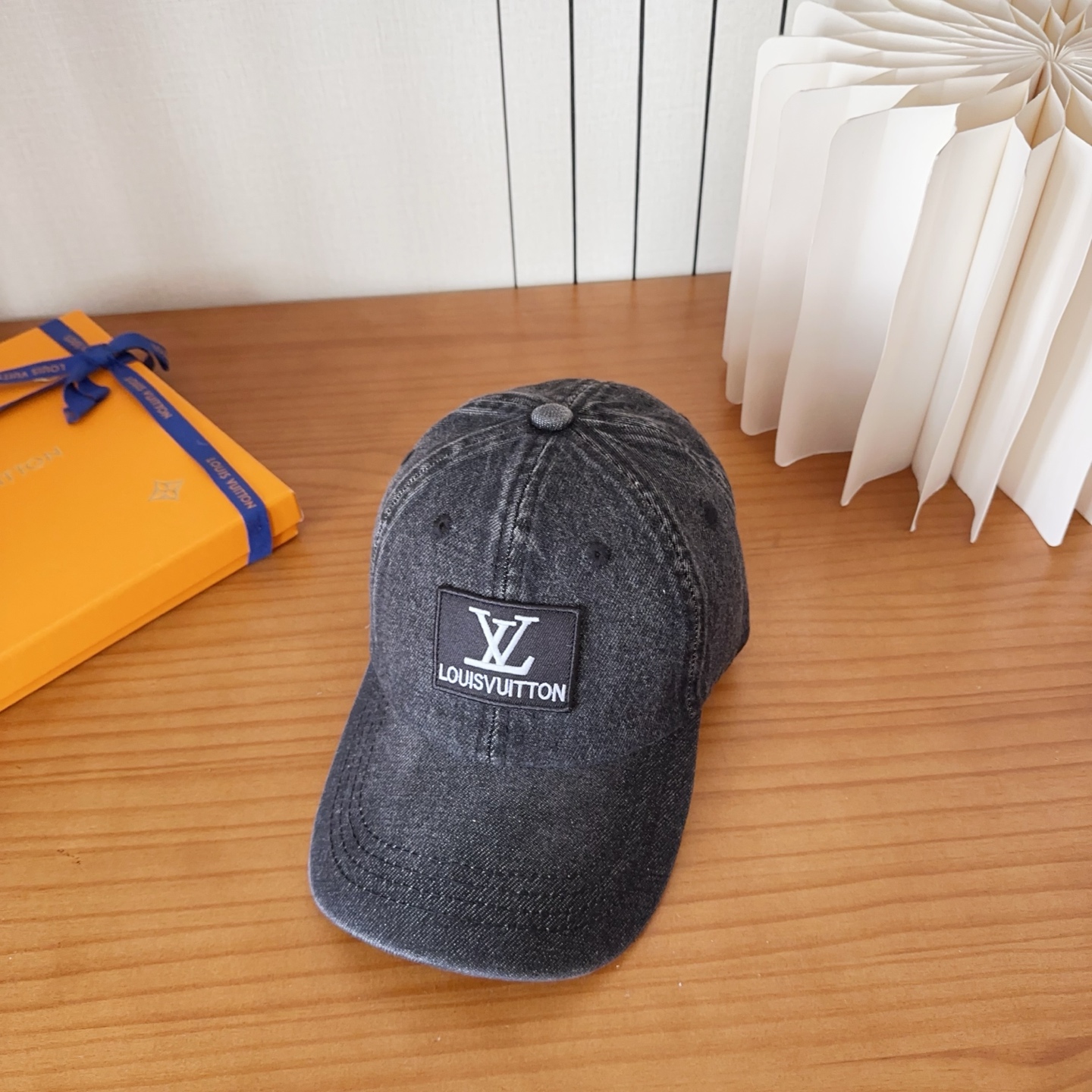 NO:755930,Louis Vuitton Baseball Cap LouisVuitton's new LV baseball cap, heavy industry to create a high-end atmosphere, versatile style for both men and women!  hat straw hat bucket hat baseball cap,hat,louis vuitton,louis vuitton,louis vuitton,espadrilles,hats19860909路易威登棒球帽 LouisVuitton新款LV棒球帽,重工打造高端大气,百搭款男女通用！帽子草帽渔夫帽棒球帽,帽子,louis vuitton,louis vuitton,louis vuitton,espadrilles,hats,hat
