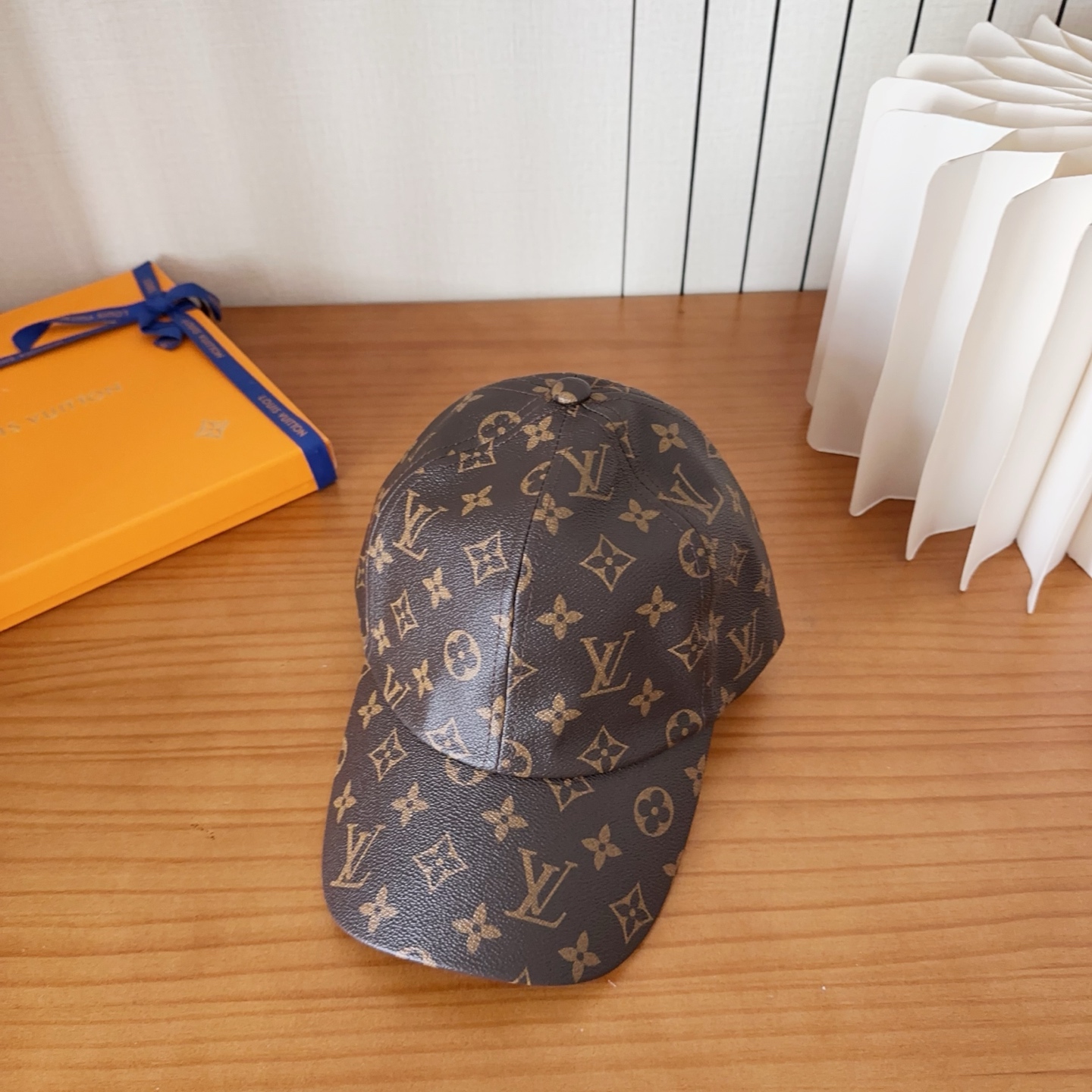 NO:755918,Louis Vuitton baseball cap LouisVuitton's new LV baseball cap, with perfect embroidery created by heavy craftsmanship, high-end and elegant, versatile style for both men and women!  hat straw hat bucket hat baseball cap,hat,louis vuitton,louis vuitton,louis vuitton,espadrilles,hats19860909路易威登棒球帽LouisVuitton新款LV棒球帽,重工打造完美刺绣,高端大气,百搭款男女通用！帽子草帽渔夫帽棒球帽,帽子,louis vuitton,louis vuitton,louis vuitton,espadrilles,hats,hat