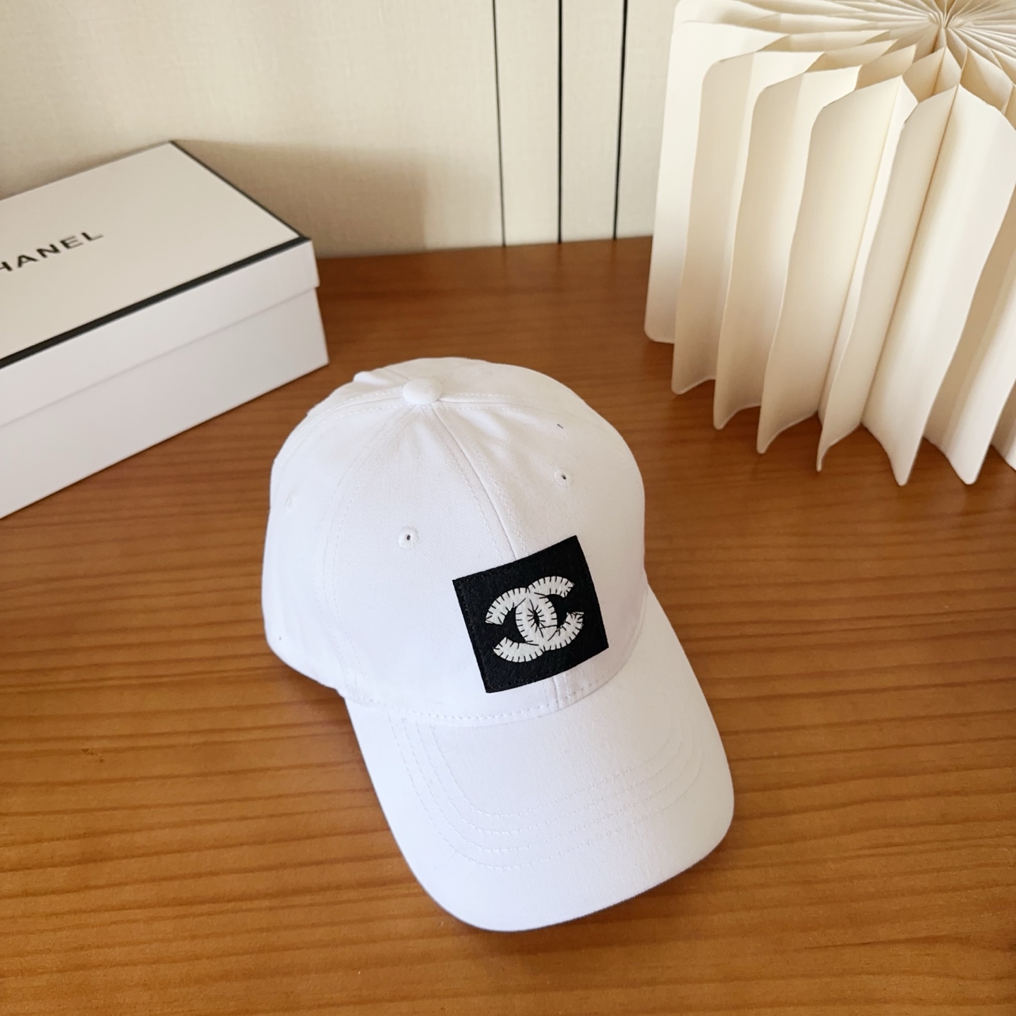 香奈儿新款经典休闲潮流款 上架简约棒球帽🧢日韩风格，随便搭配都超好看！出门旅游，绝对要入手的一款
