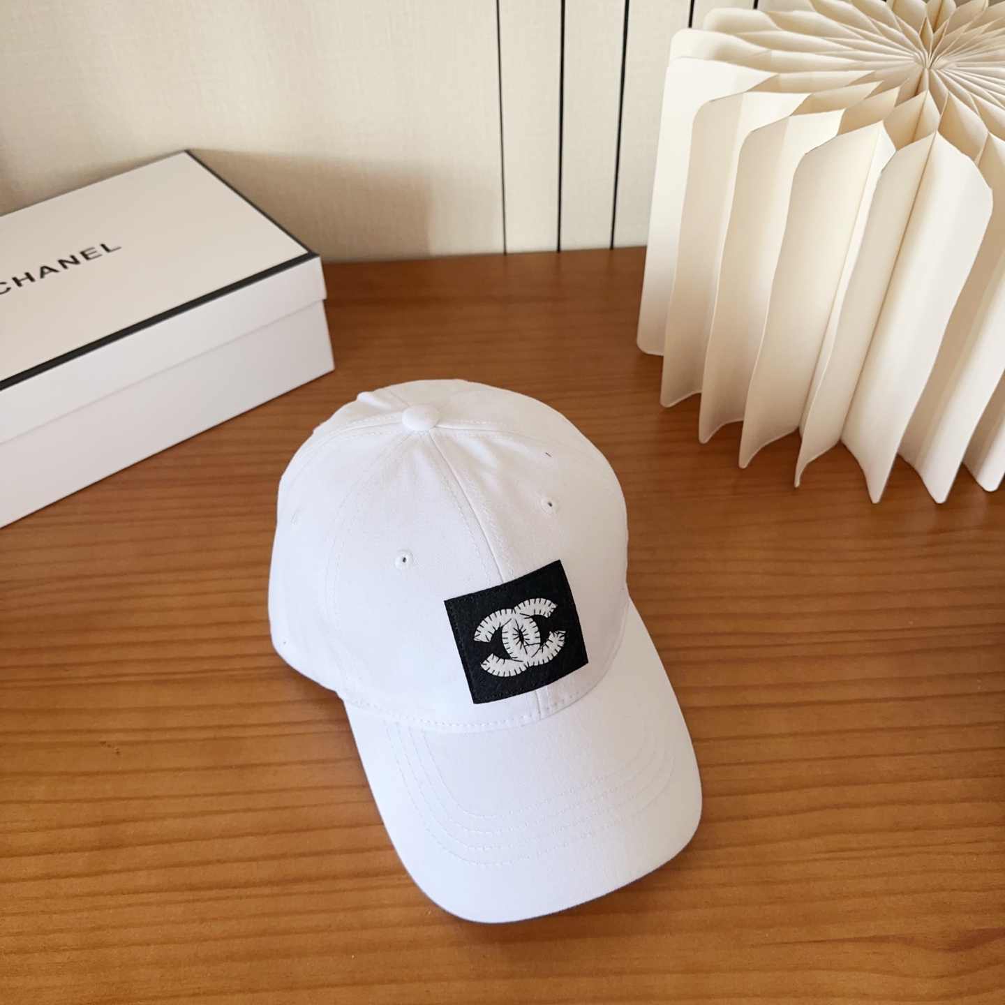 香奈儿新款经典休闲潮流款 上架简约棒球帽🧢日韩风格，随便搭配都超好看！出门旅游，绝对要入手的一款