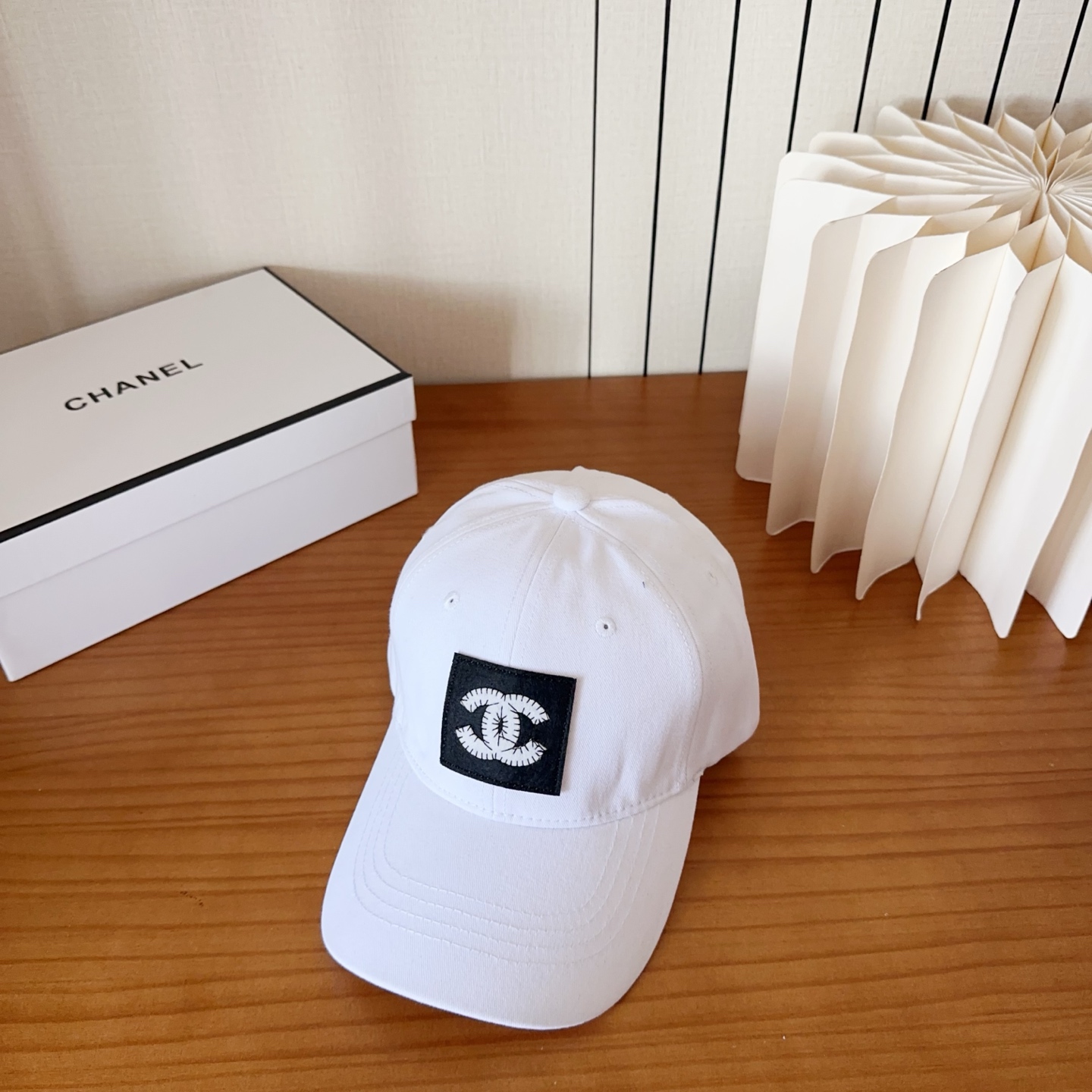 香奈儿新款经典休闲潮流款 上架简约棒球帽🧢日韩风格，随便搭配都超好看！出门旅游，绝对要入手的一款