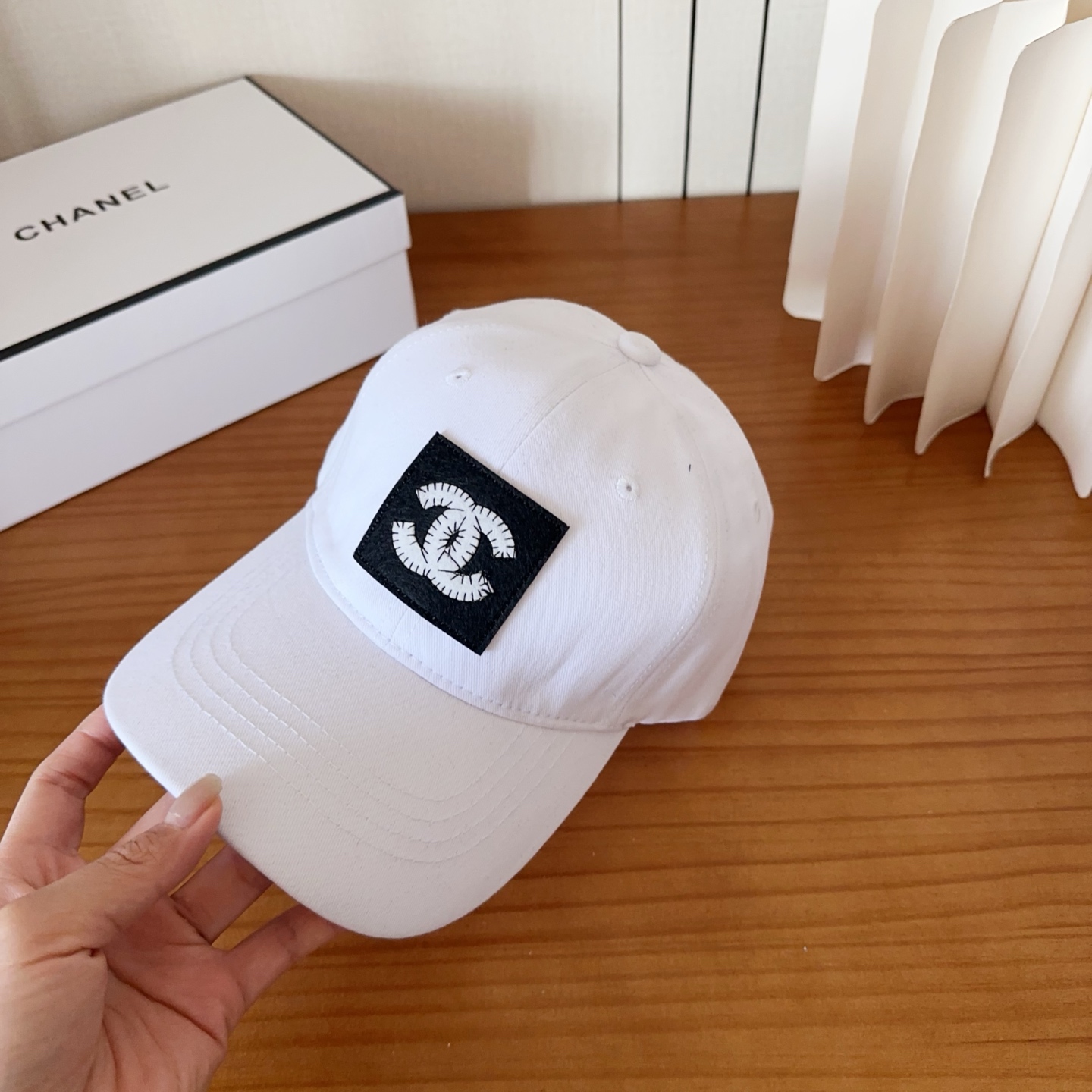 香奈儿新款经典休闲潮流款 上架简约棒球帽🧢日韩风格，随便搭配都超好看！出门旅游，绝对要入手的一款