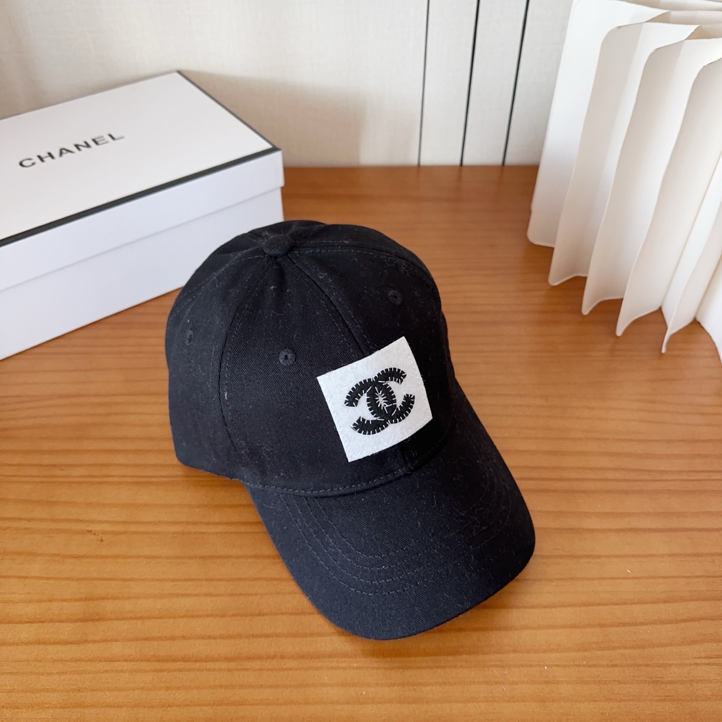 香奈儿新款经典休闲潮流款 上架简约棒球帽🧢日韩风格，随便搭配都超好看！出门旅游，绝对要入手的一款