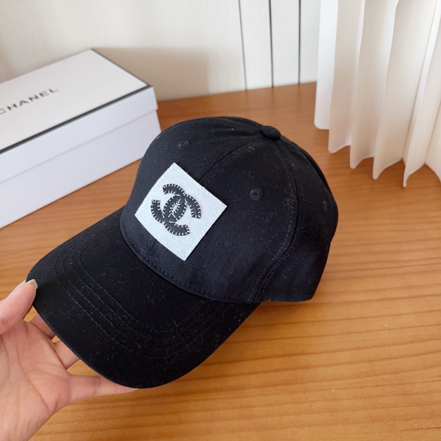 香奈儿新款经典休闲潮流款 上架简约棒球帽🧢日韩风格，随便搭配都超好看！出门旅游，绝对要入手的一款