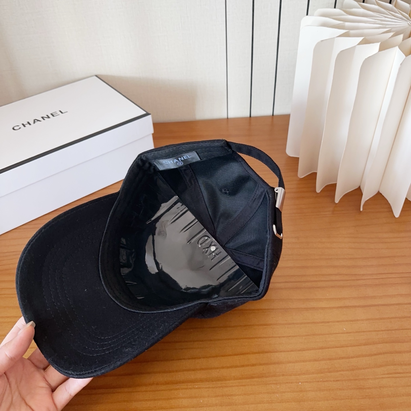 香奈儿新款经典休闲潮流款 上架简约棒球帽🧢日韩风格，随便搭配都超好看！出门旅游，绝对要入手的一款