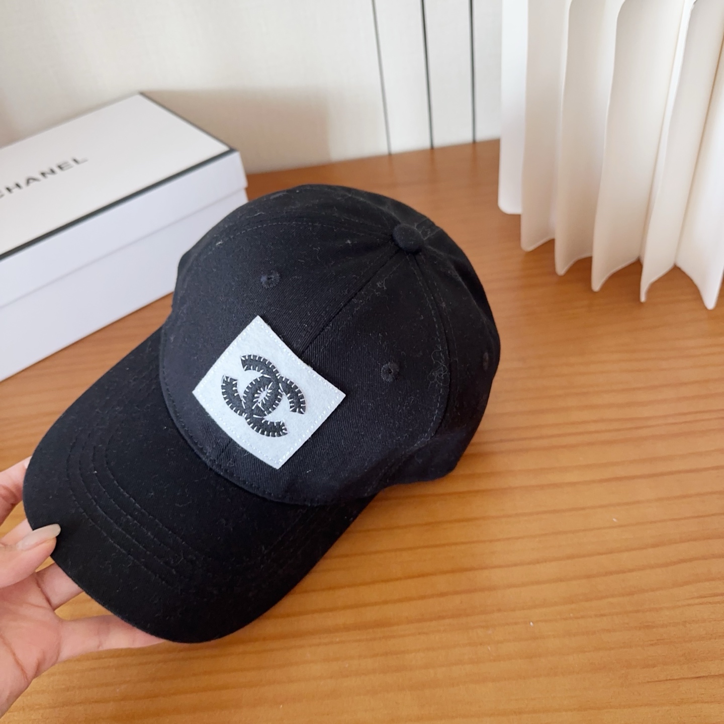 香奈儿新款经典休闲潮流款 上架简约棒球帽🧢日韩风格，随便搭配都超好看！出门旅游，绝对要入手的一款