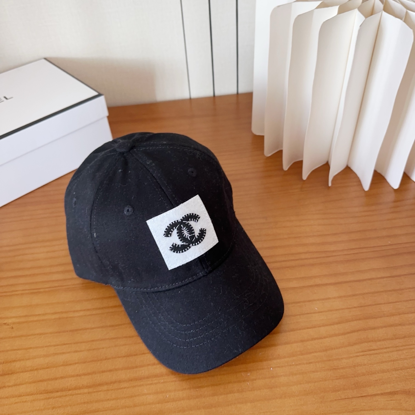 香奈儿新款经典休闲潮流款 上架简约棒球帽🧢日韩风格，随便搭配都超好看！出门旅游，绝对要入手的一款