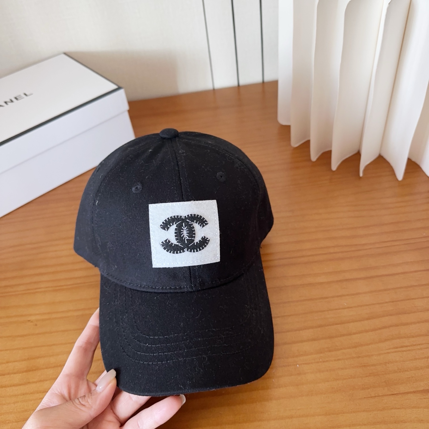 香奈儿新款经典休闲潮流款 上架简约棒球帽🧢日韩风格，随便搭配都超好看！出门旅游，绝对要入手的一款