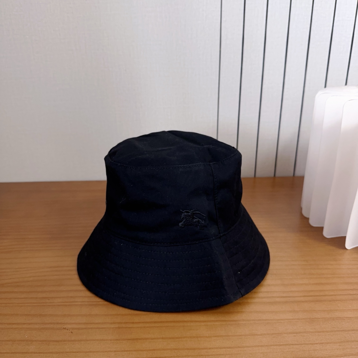 NO:755883,BURBERRY】The official website is online simultaneously. Korean version of the new British style customized model 1:1 original quality. Unisex fisherman hat. High quality quality hat. Straw hat fisherman hat. Baseball cap, hat, burberry, burberry, espadrilles, hats.19860909巴宝莉BURBERRY】官网同步上线 韩版新款英伦风定制款1:1原单品质 男女通用渔夫帽 高版品质质量帽子草帽渔夫帽棒球帽,帽子,burberry,burberry,espadrilles,hats,hat