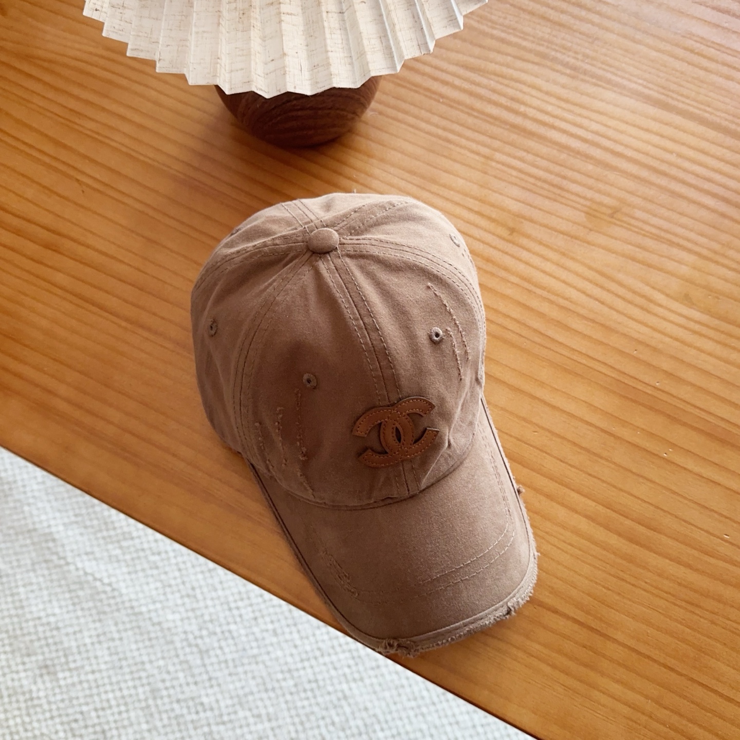 香奈儿新款经典休闲潮流款 上架简约棒球帽🧢日韩风格，随便搭配都超好看！出门旅游，绝对要入手的一款