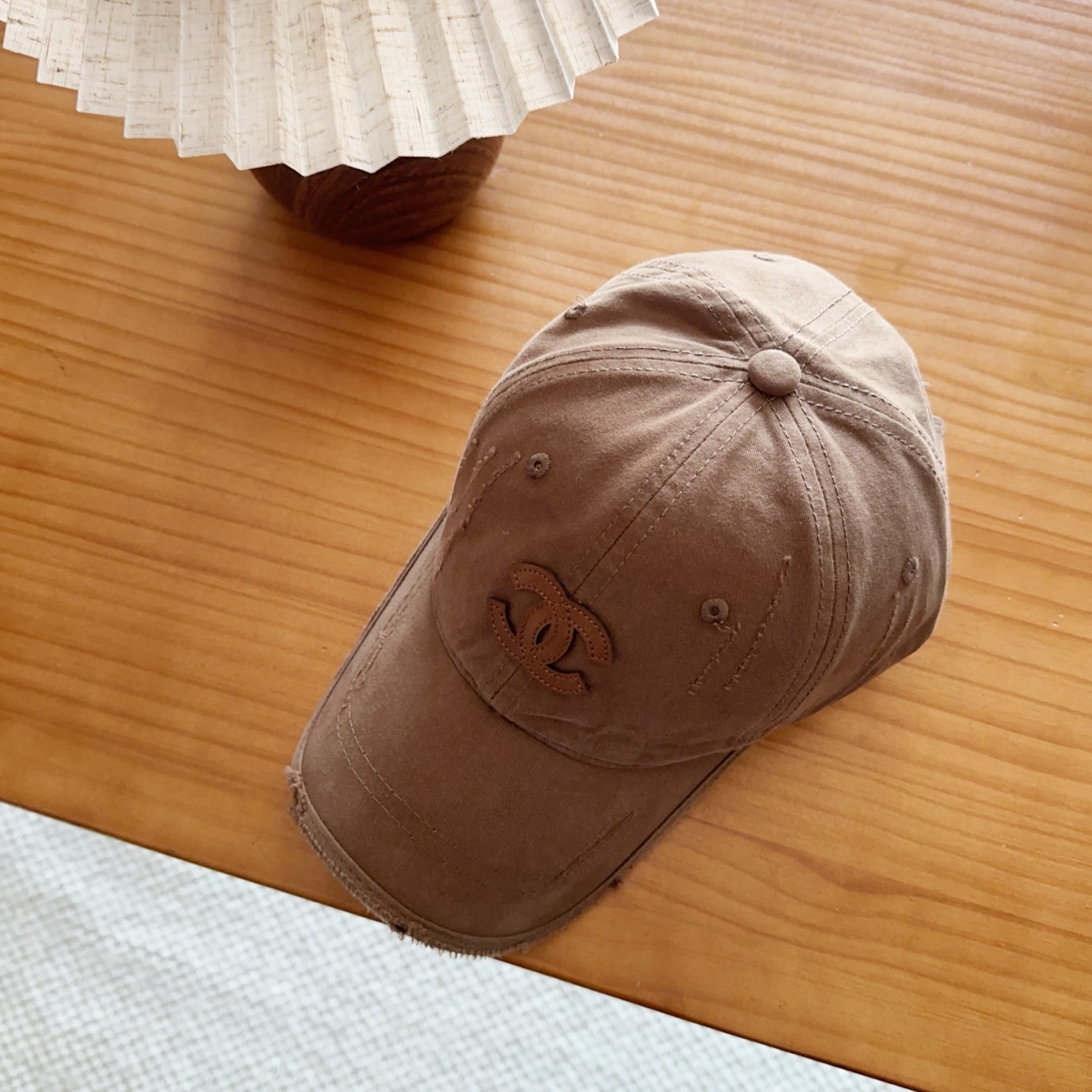 香奈儿新款经典休闲潮流款 上架简约棒球帽🧢日韩风格，随便搭配都超好看！出门旅游，绝对要入手的一款