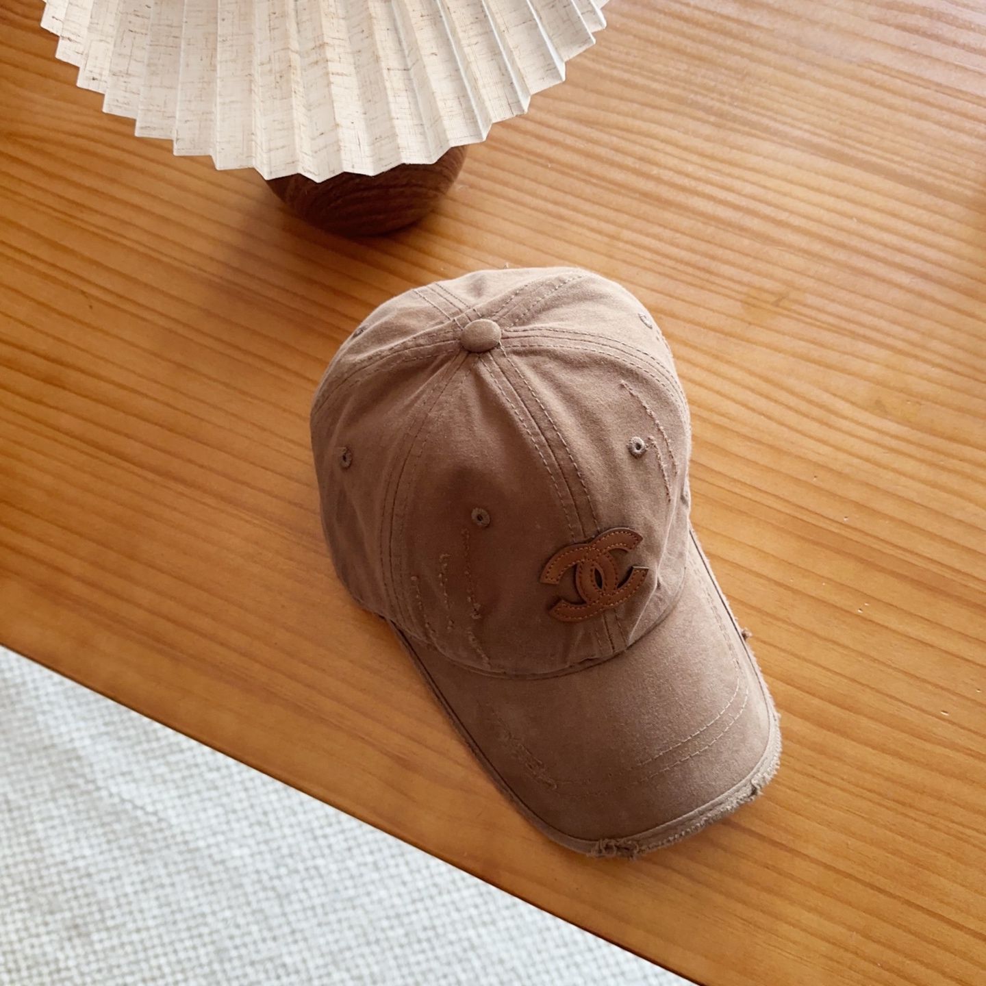 香奈儿新款经典休闲潮流款 上架简约棒球帽🧢日韩风格，随便搭配都超好看！出门旅游，绝对要入手的一款