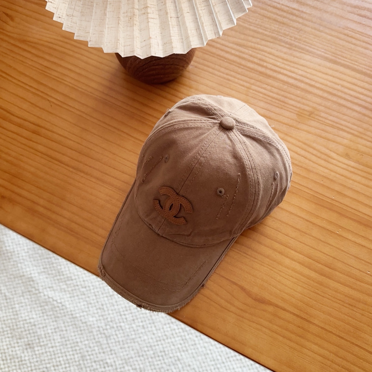 香奈儿新款经典休闲潮流款 上架简约棒球帽🧢日韩风格，随便搭配都超好看！出门旅游，绝对要入手的一款
