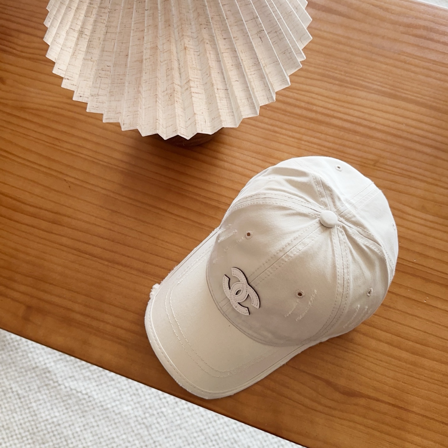 香奈儿新款经典休闲潮流款 上架简约棒球帽🧢日韩风格，随便搭配都超好看！出门旅游，绝对要入手的一款