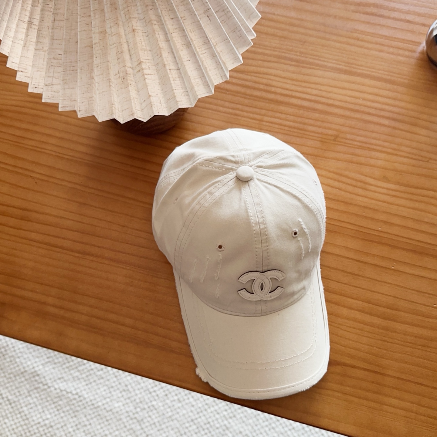 香奈儿新款经典休闲潮流款 上架简约棒球帽🧢日韩风格，随便搭配都超好看！出门旅游，绝对要入手的一款