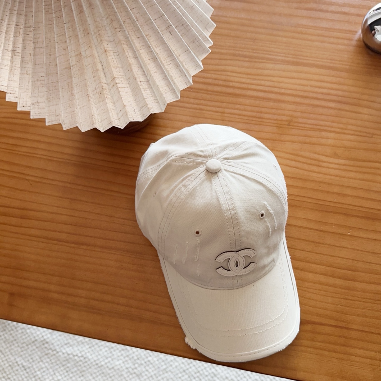 香奈儿新款经典休闲潮流款 上架简约棒球帽🧢日韩风格，随便搭配都超好看！出门旅游，绝对要入手的一款