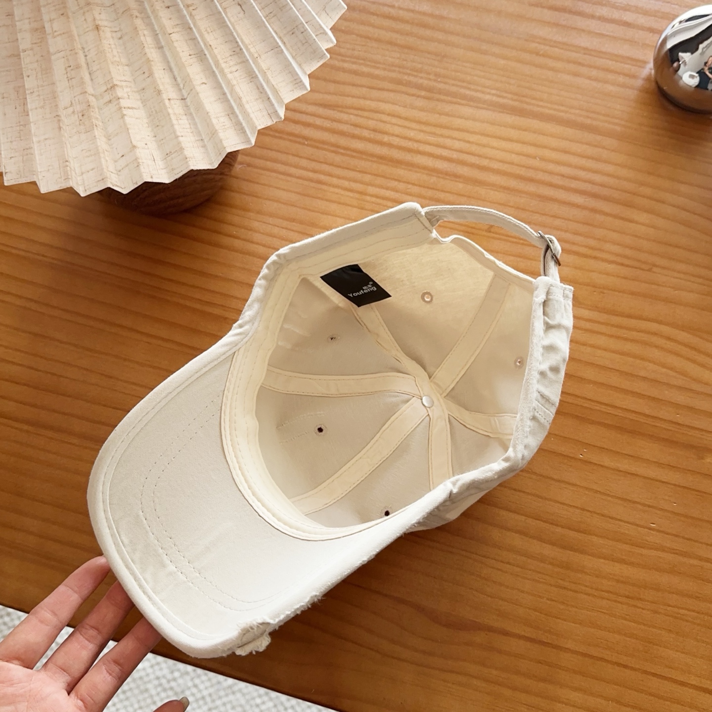 香奈儿新款经典休闲潮流款 上架简约棒球帽🧢日韩风格，随便搭配都超好看！出门旅游，绝对要入手的一款