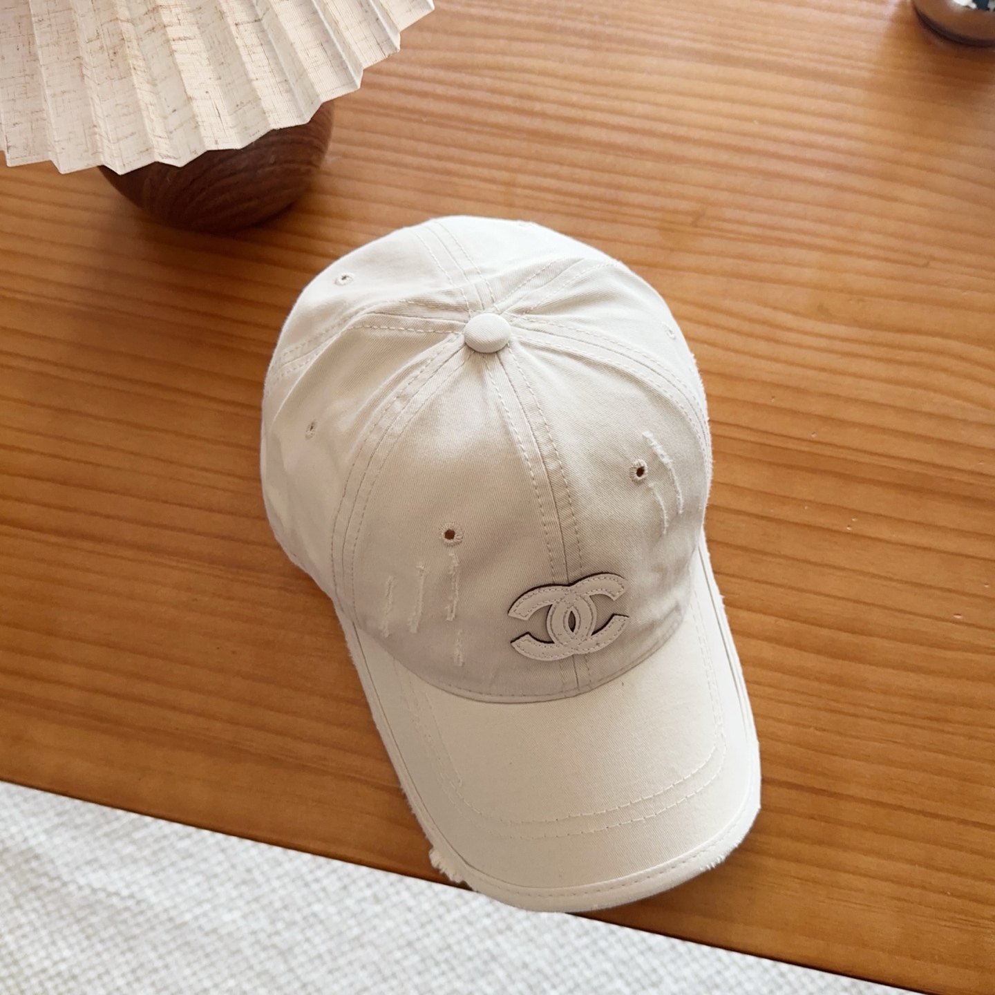 香奈儿新款经典休闲潮流款 上架简约棒球帽🧢日韩风格，随便搭配都超好看！出门旅游，绝对要入手的一款