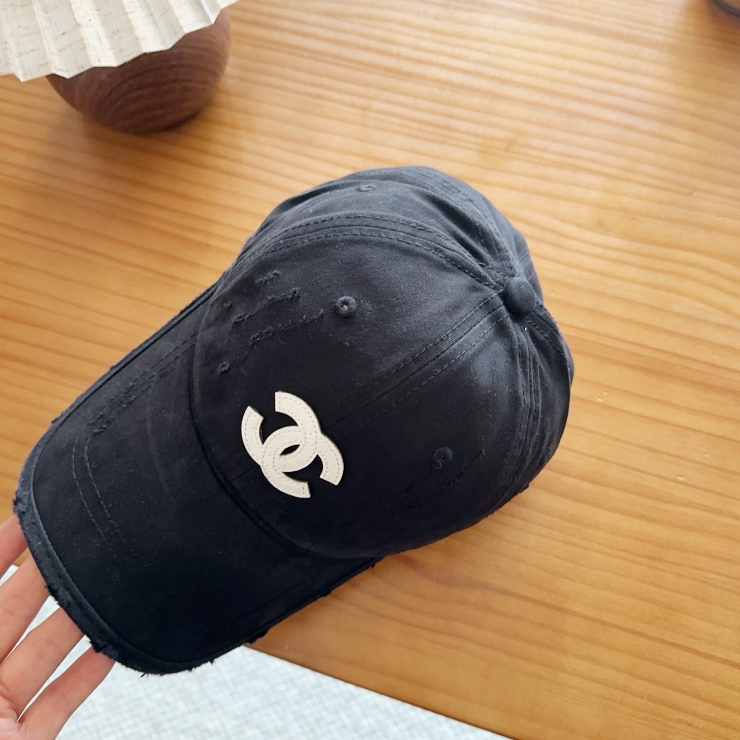 香奈儿新款经典休闲潮流款 上架简约棒球帽🧢日韩风格，随便搭配都超好看！出门旅游，绝对要入手的一款