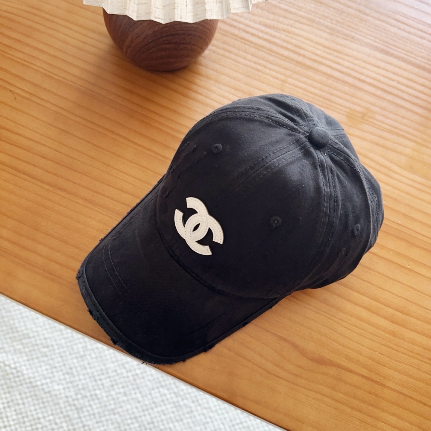 香奈儿新款经典休闲潮流款 上架简约棒球帽🧢日韩风格，随便搭配都超好看！出门旅游，绝对要入手的一款