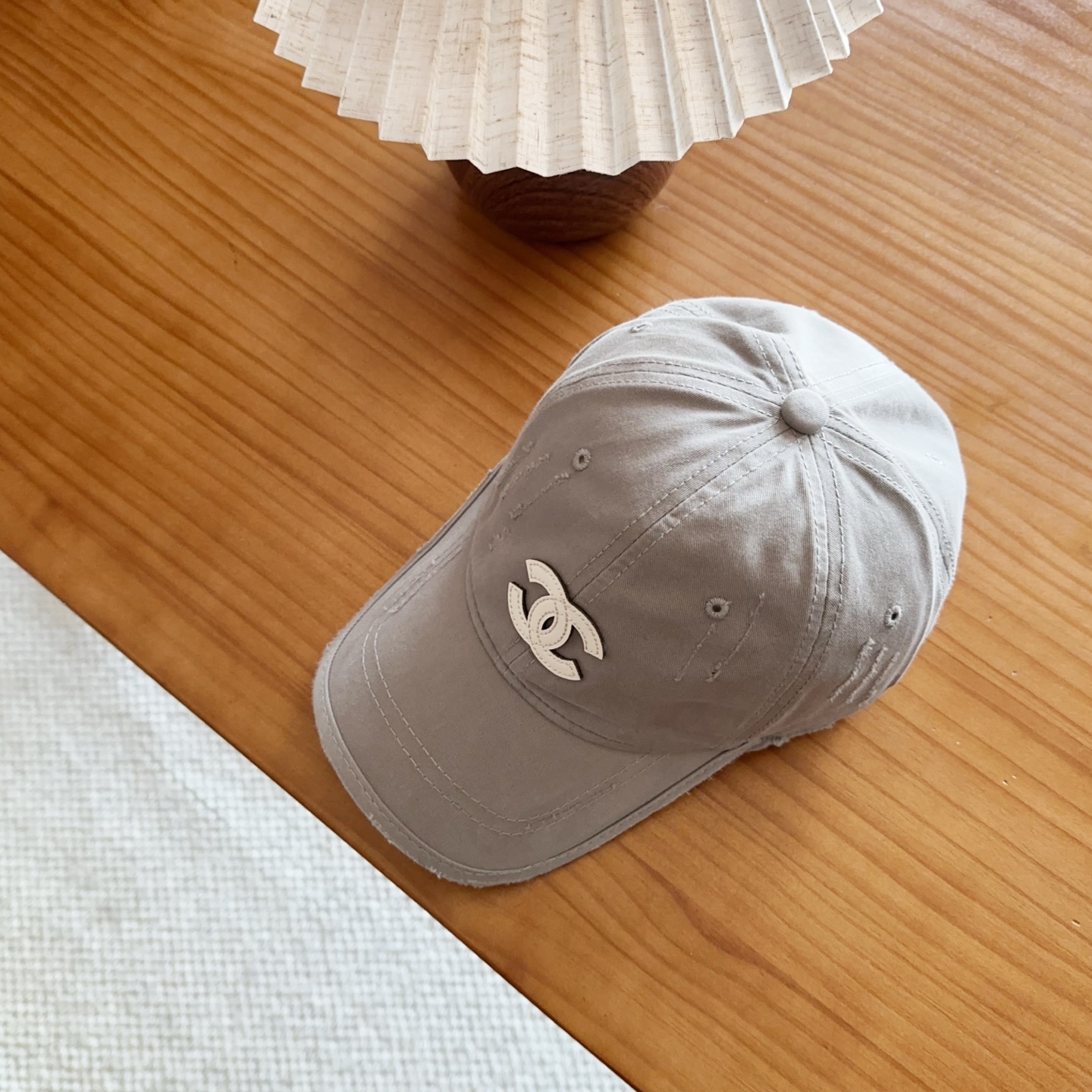 香奈儿新款经典休闲潮流款 上架简约棒球帽🧢日韩风格，随便搭配都超好看！出门旅游，绝对要入手的一款