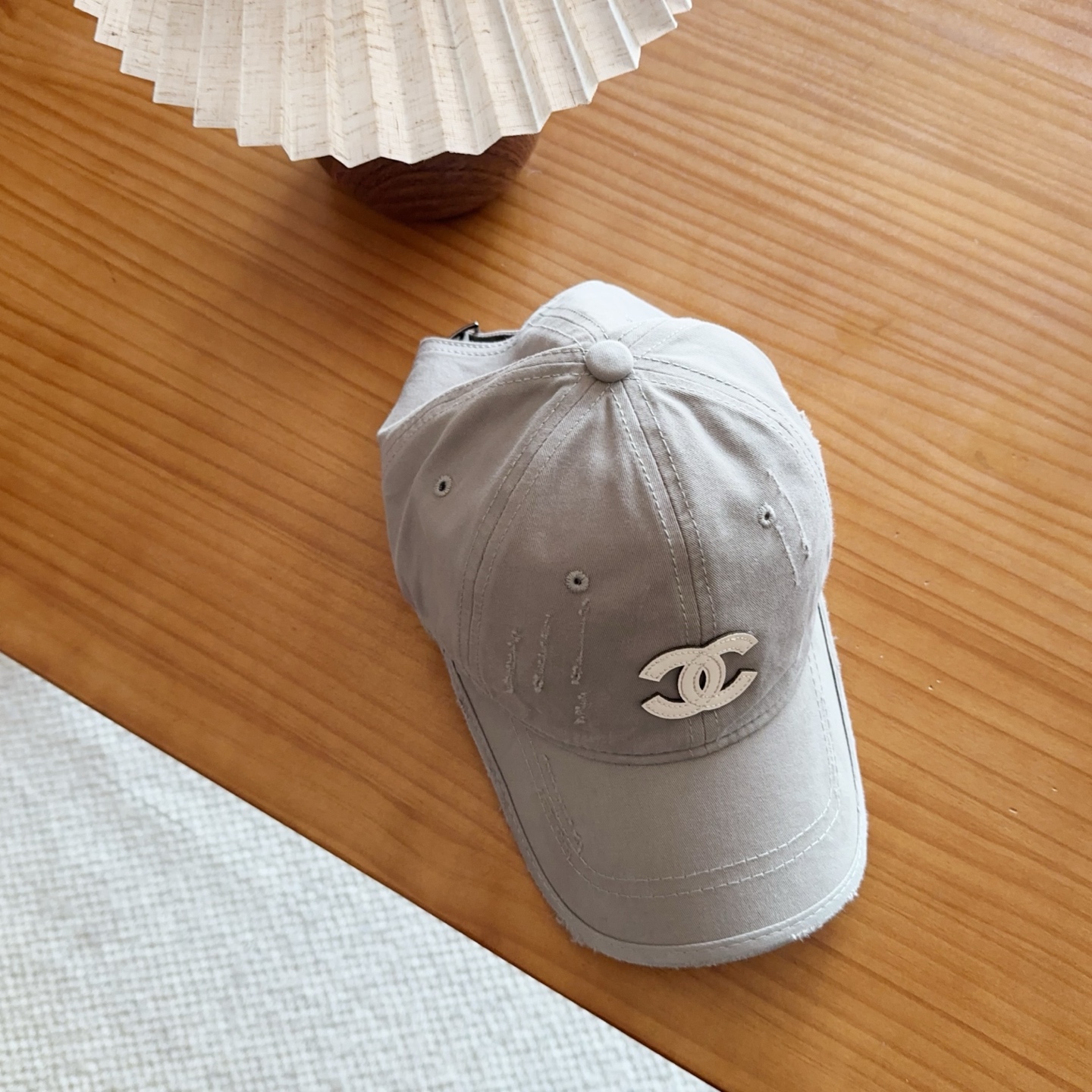 香奈儿新款经典休闲潮流款 上架简约棒球帽🧢日韩风格，随便搭配都超好看！出门旅游，绝对要入手的一款