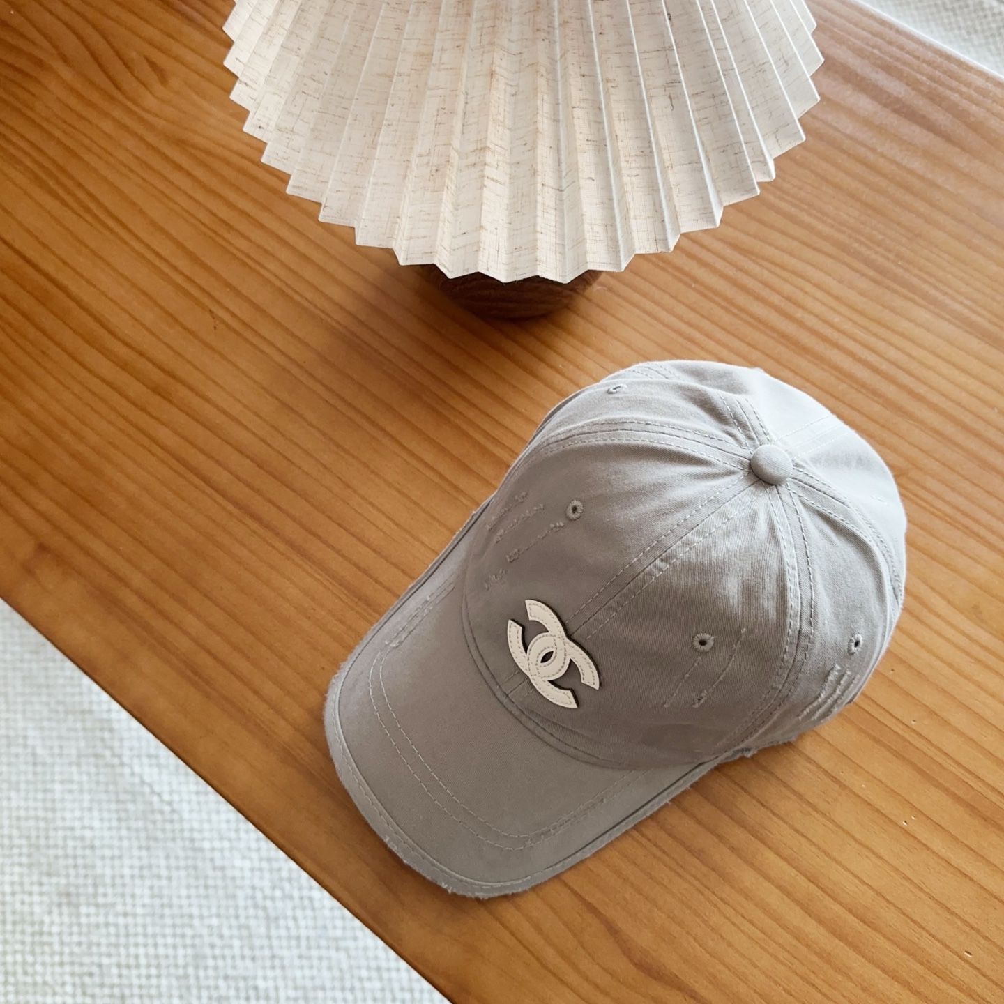 香奈儿新款经典休闲潮流款 上架简约棒球帽🧢日韩风格，随便搭配都超好看！出门旅游，绝对要入手的一款
