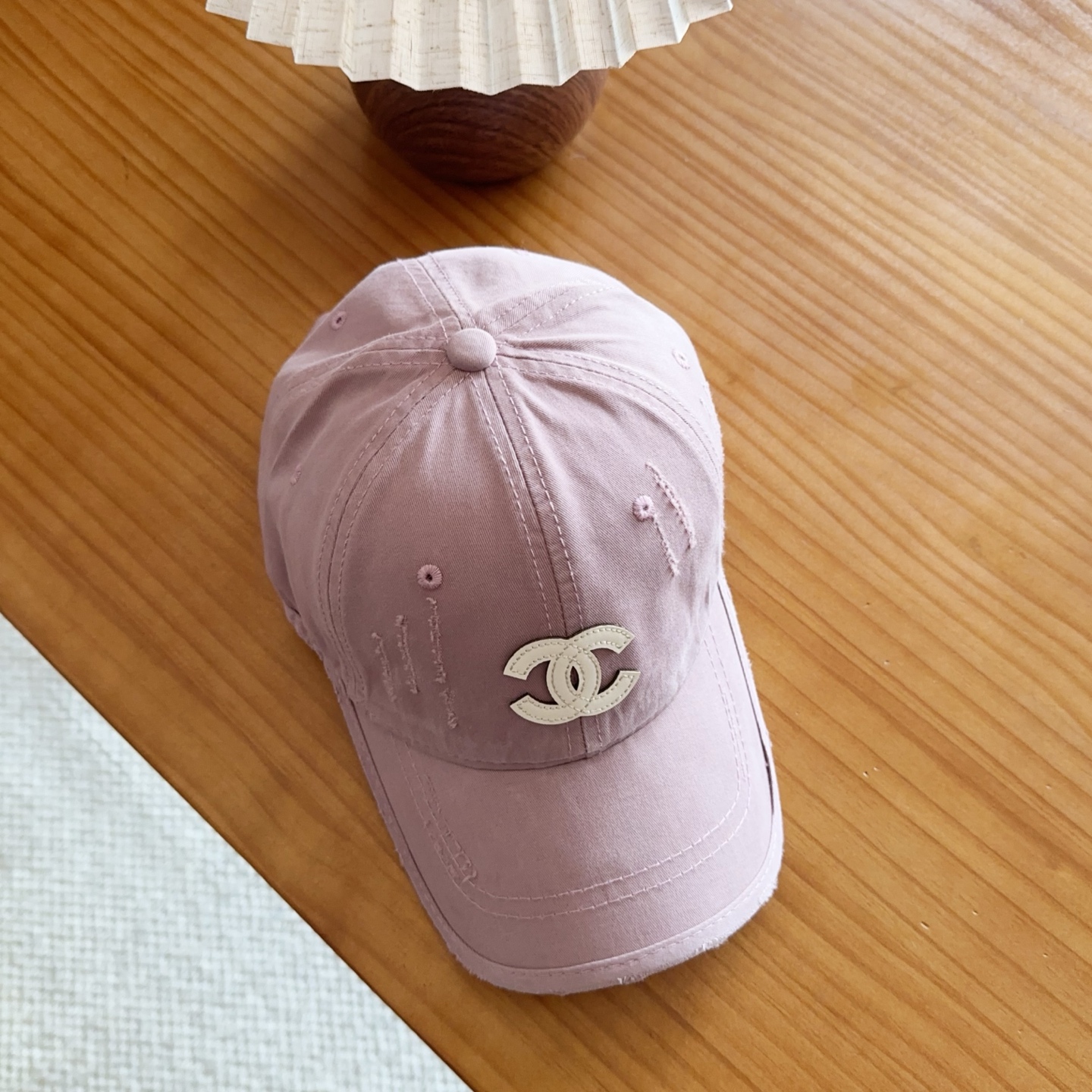 香奈儿新款经典休闲潮流款 上架简约棒球帽🧢日韩风格，随便搭配都超好看！出门旅游，绝对要入手的一款