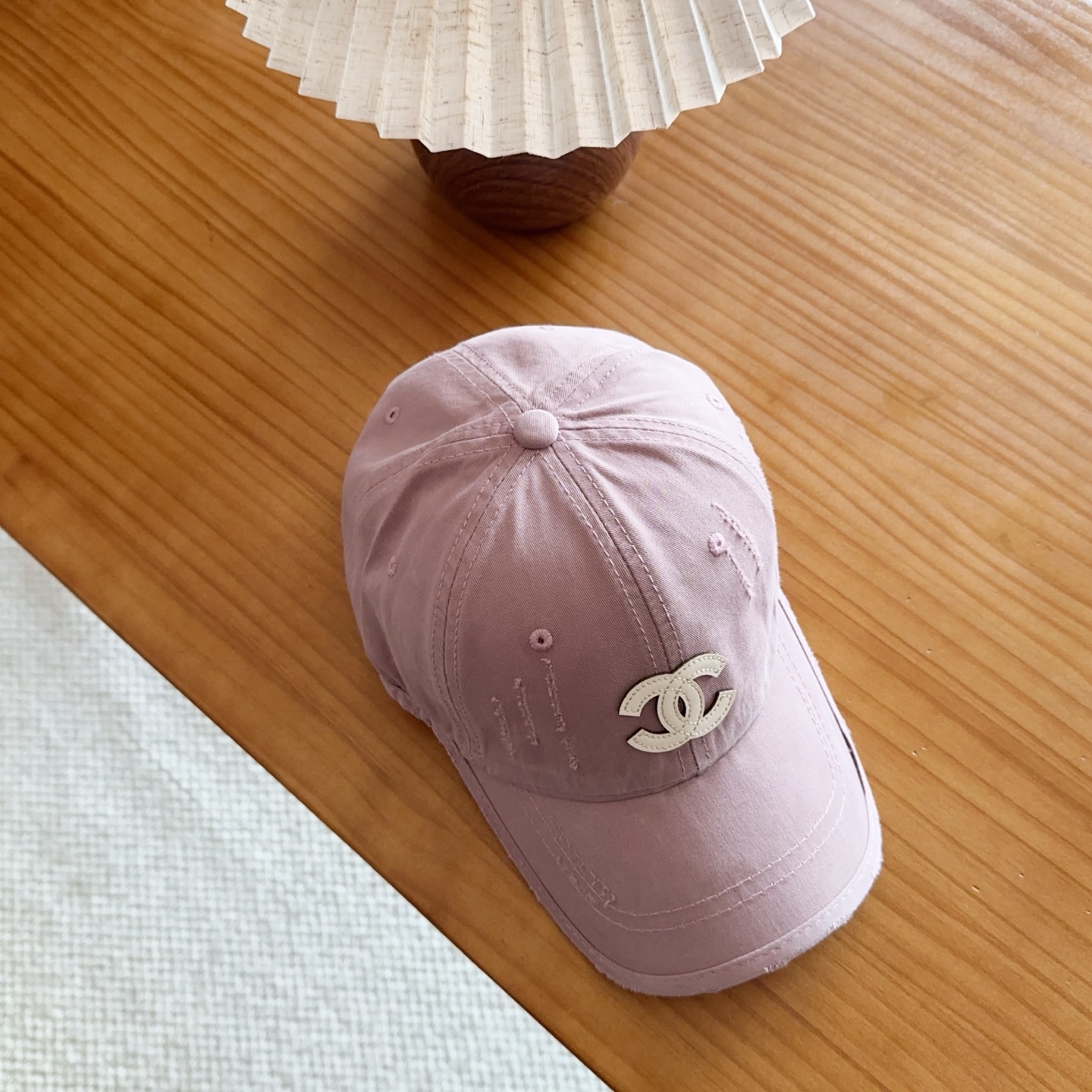 香奈儿新款经典休闲潮流款 上架简约棒球帽🧢日韩风格，随便搭配都超好看！出门旅游，绝对要入手的一款