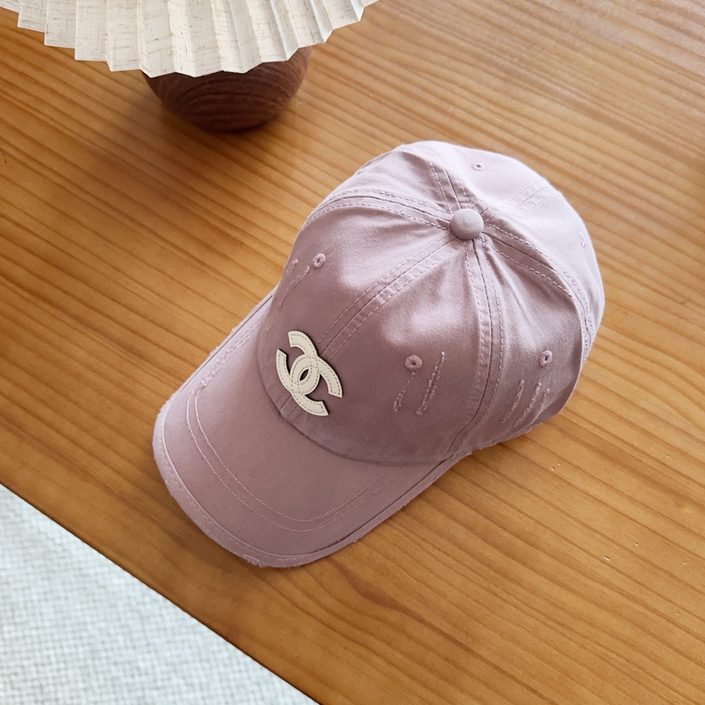 香奈儿新款经典休闲潮流款 上架简约棒球帽🧢日韩风格，随便搭配都超好看！出门旅游，绝对要入手的一款