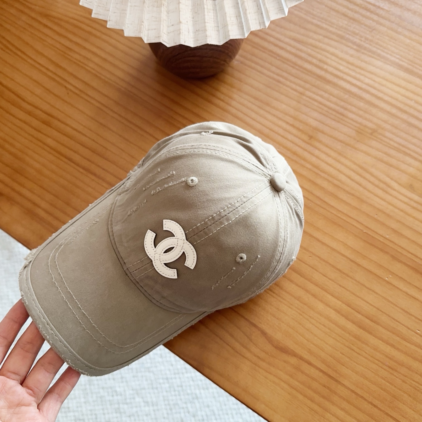 香奈儿新款经典休闲潮流款 上架简约棒球帽🧢日韩风格，随便搭配都超好看！出门旅游，绝对要入手的一款