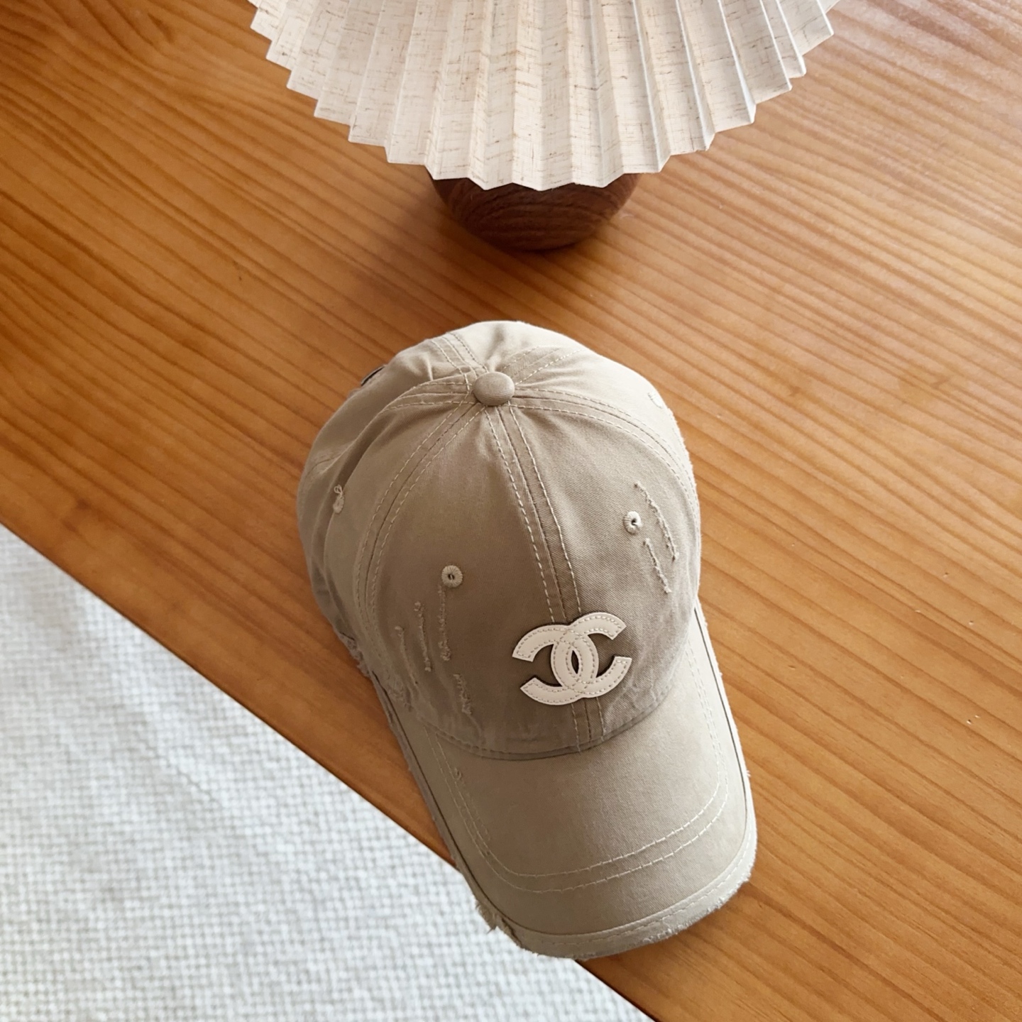 香奈儿新款经典休闲潮流款 上架简约棒球帽🧢日韩风格，随便搭配都超好看！出门旅游，绝对要入手的一款
