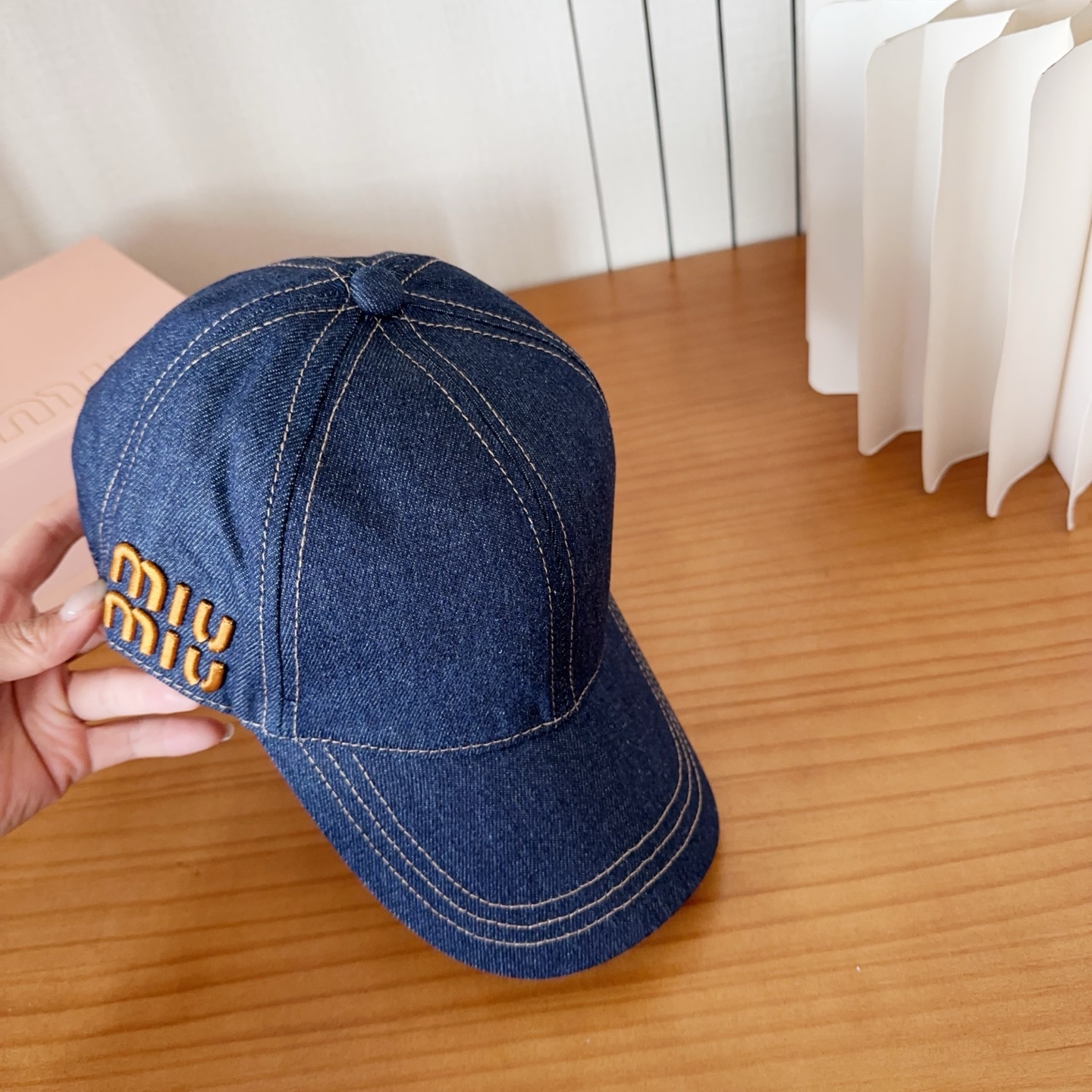 Miumiu缪缪 新款订单款刺绣棒球帽🧢大牌款超好搭配，赶紧入手！