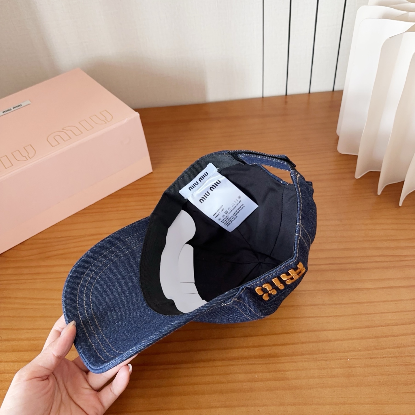 Miumiu缪缪 新款订单款刺绣棒球帽🧢大牌款超好搭配，赶紧入手！