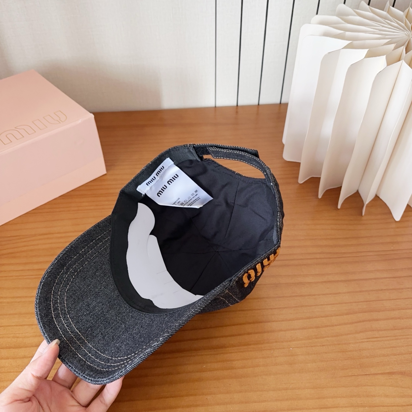 Miumiu缪缪 新款订单款刺绣棒球帽🧢大牌款超好搭配，赶紧入手！
