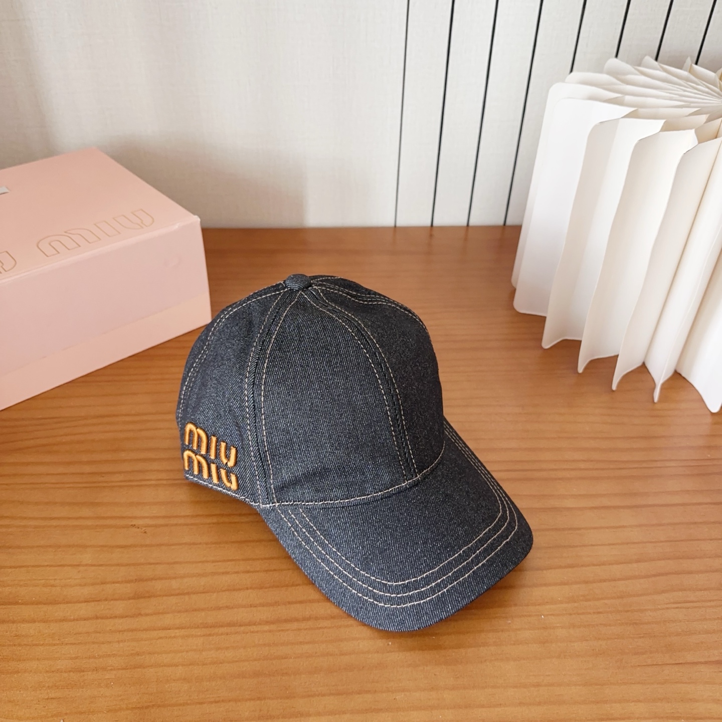 Miumiu缪缪 新款订单款刺绣棒球帽🧢大牌款超好搭配，赶紧入手！