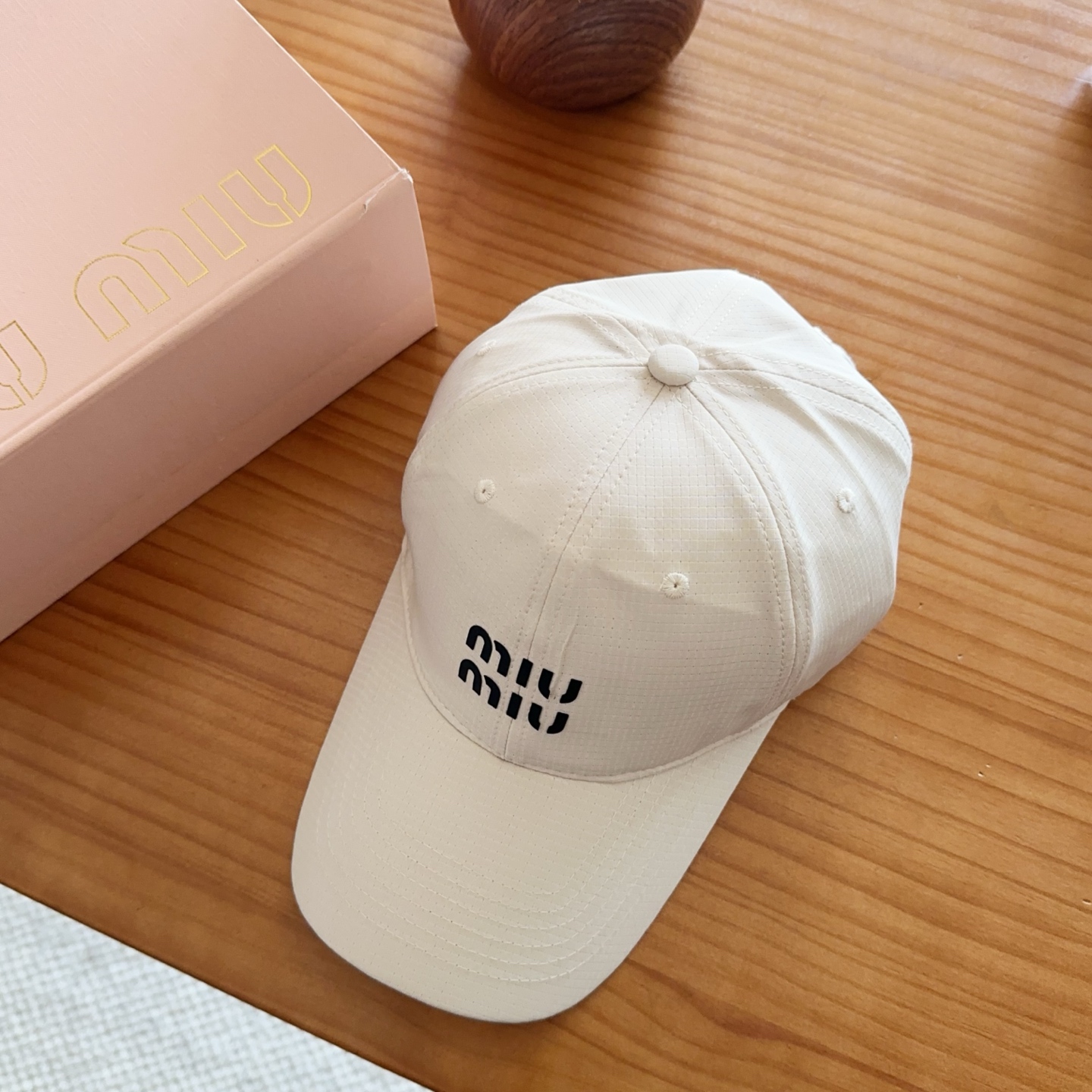 miumiu 缪缪 新款高版本速干面料棒球帽，大牌同步，超好搭配，出货！