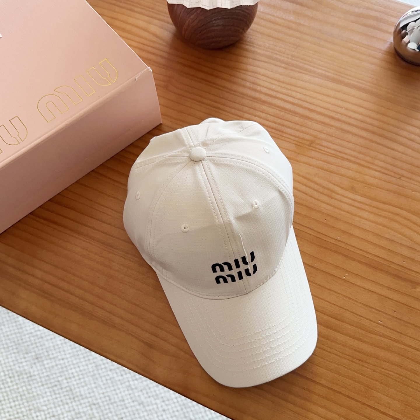 miumiu 缪缪 新款高版本速干面料棒球帽，大牌同步，超好搭配，出货！