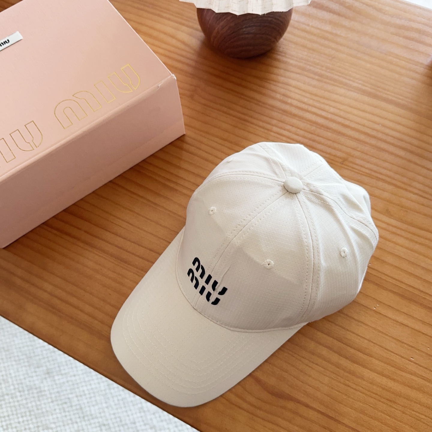 miumiu 缪缪 新款高版本速干面料棒球帽，大牌同步，超好搭配，出货！